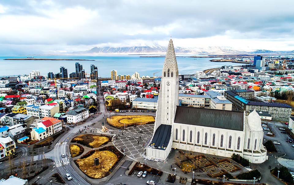 Traveling to Reykjavik on a Budget: Affordable Flight Strategies